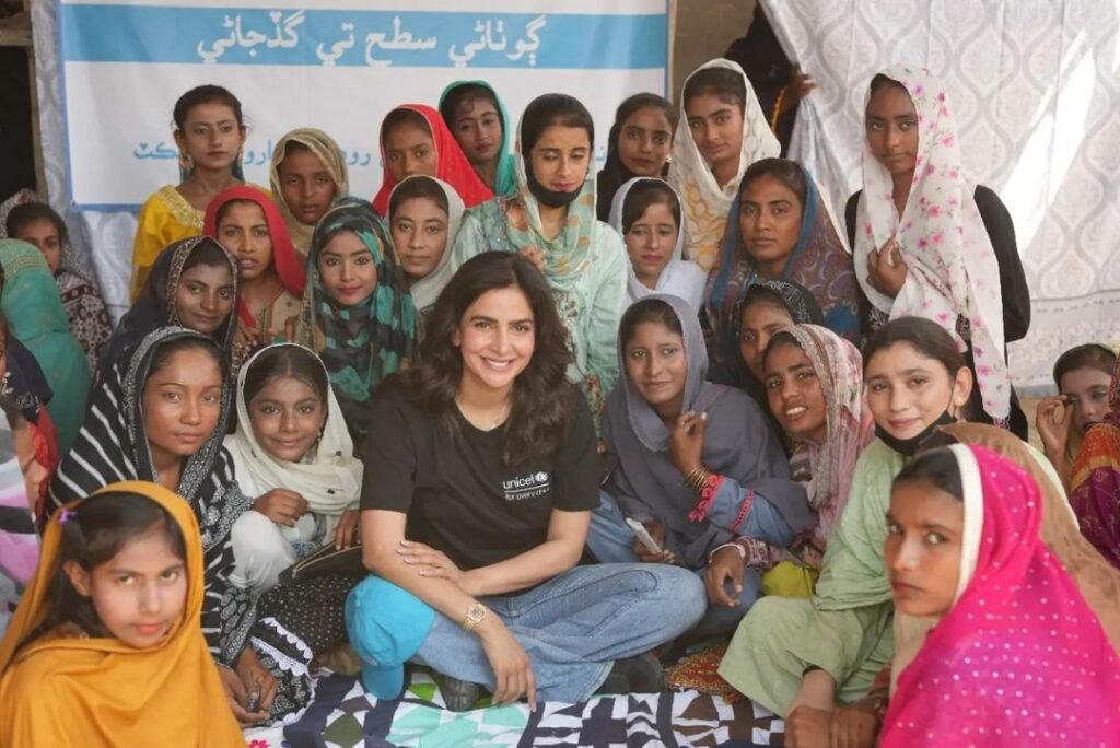 Saba Qamar UNICEF Picture with Children's