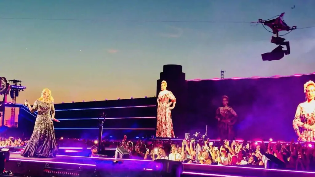 Adele Sets Guinness Record with the World’s Largest LED Video Wall Screen Performance 4 Adele Performance in Munich tour