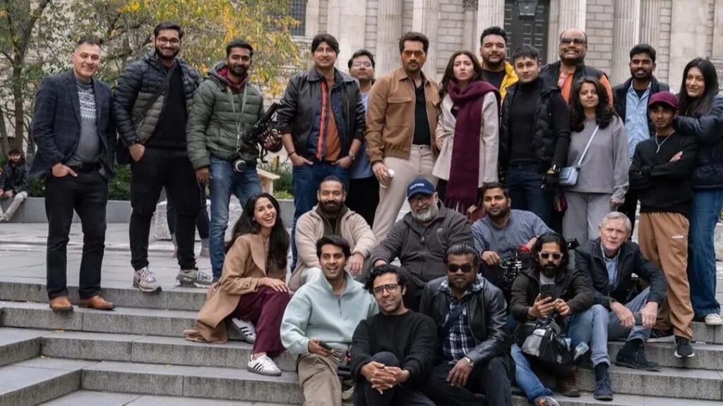 The cast of Love Guru Pakistani Film