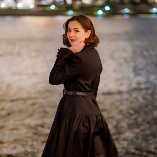 Home 13 Hania Aamir Dazzles in Dallas, Texas: A Glamorous Evening by the Waterfront