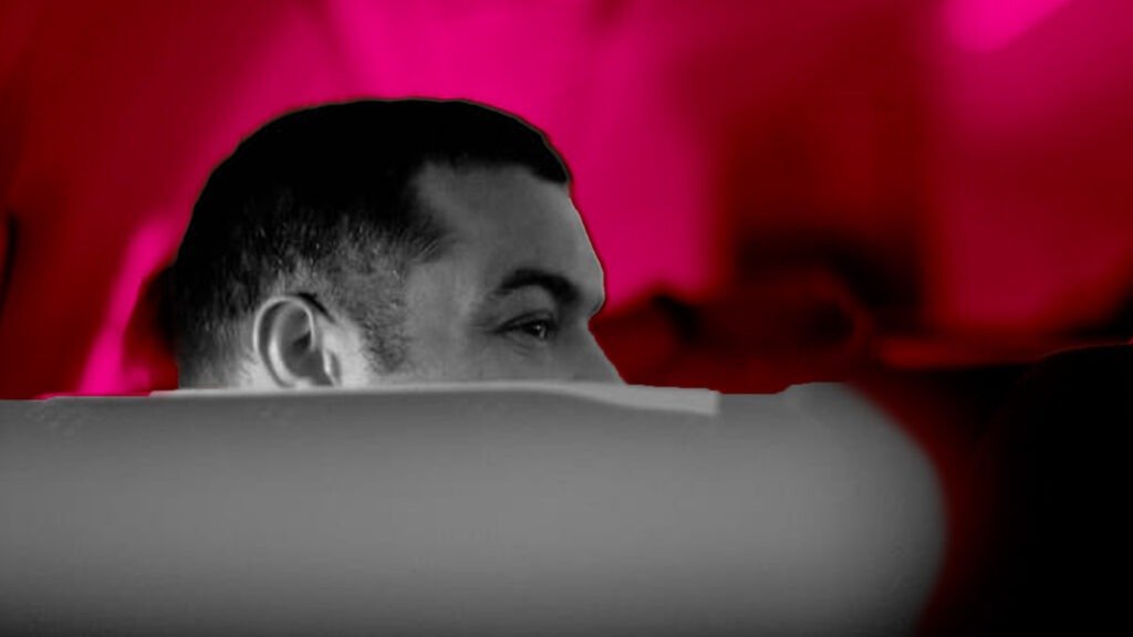 Why Men Must Learn to Lower Their Gaze
